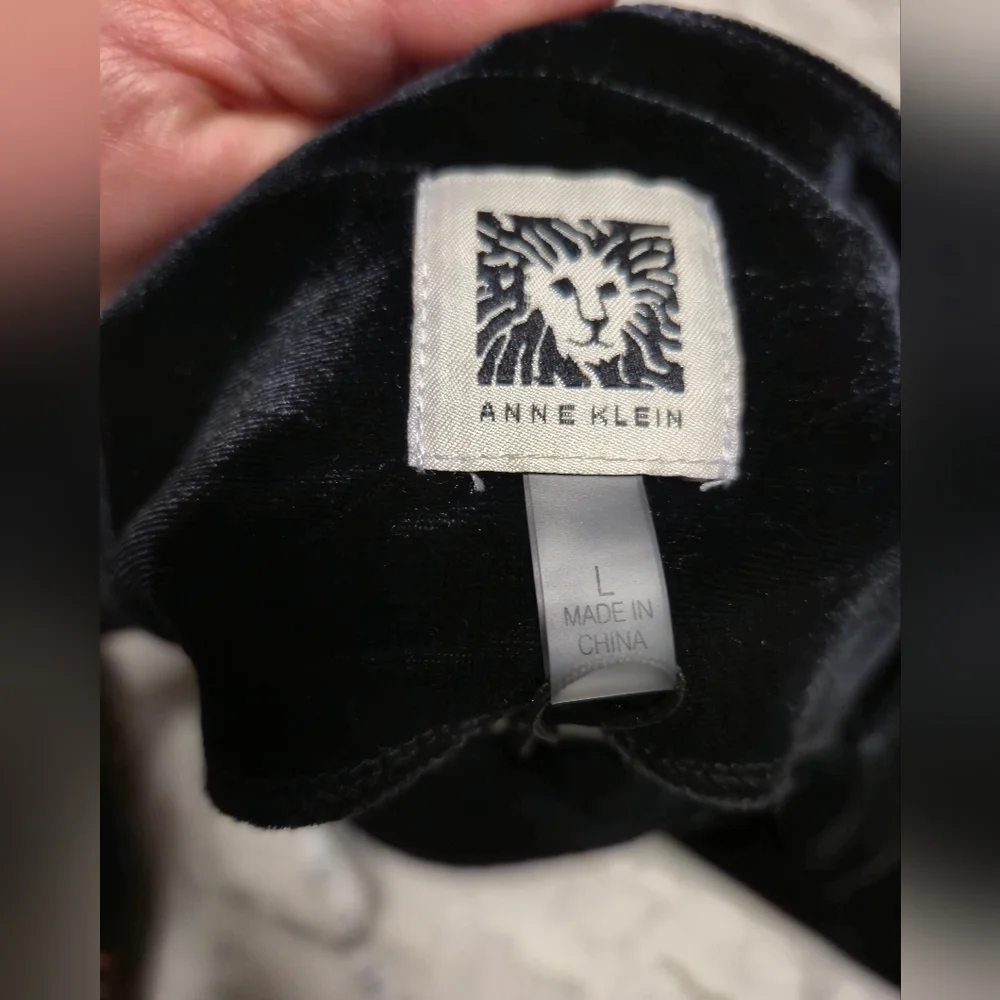 Anne Klein Black‎ Velvet Garment⚠️⬇️